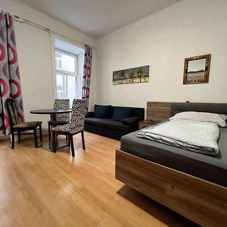 Charming 1Br Apartment Perfect For Long Stays Wien Eksteriør billede